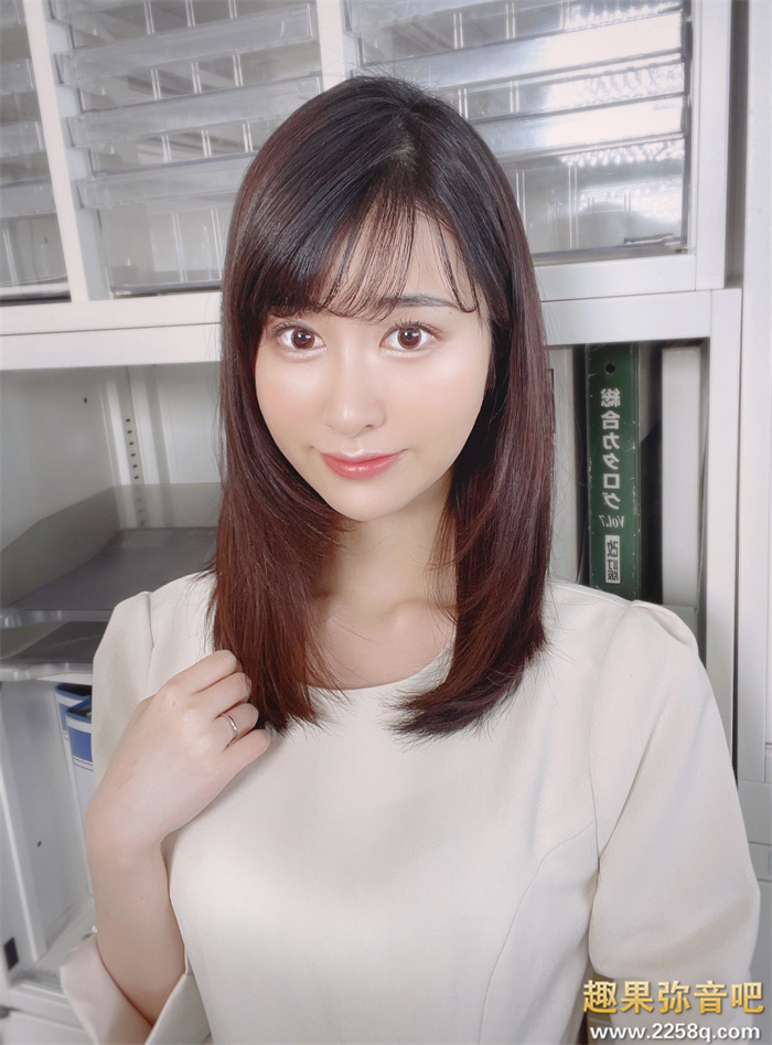 [ADN-401]和母亲两女共事一夫 樱井麻美（櫻井まみ）被继父扑倒了