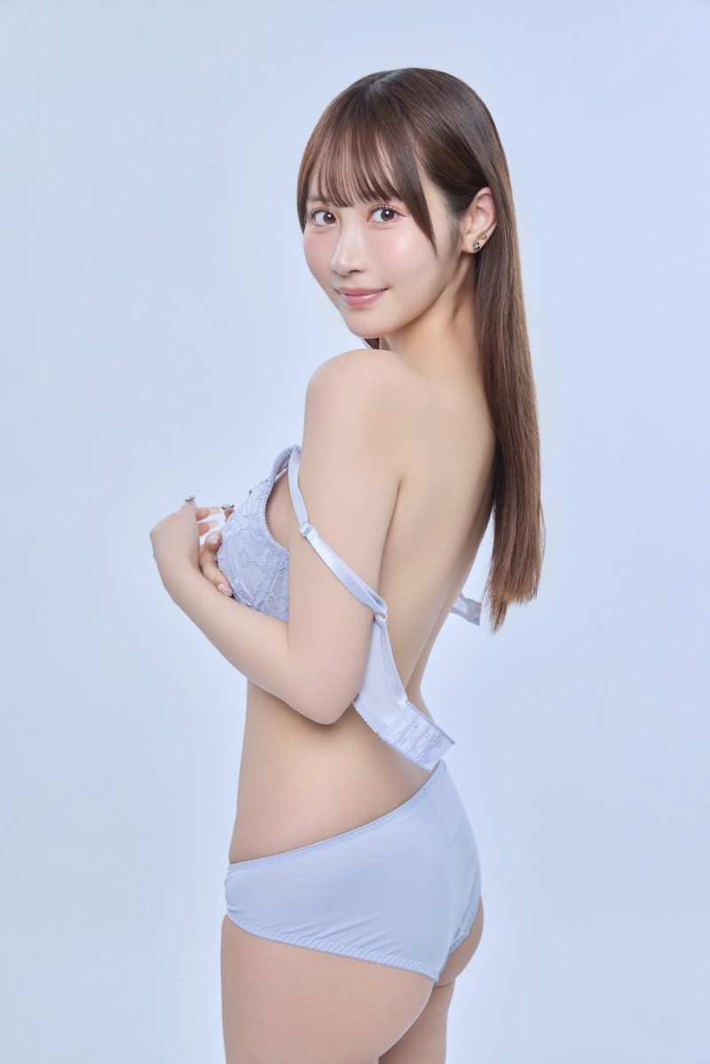 小野六花：曾经有三份Offer摆在我面前，而我选择了AV女优⋯