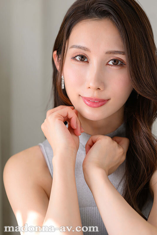 (JUR-046) 价格、清纯、上流社会的她…在淫光幕前豹变了！