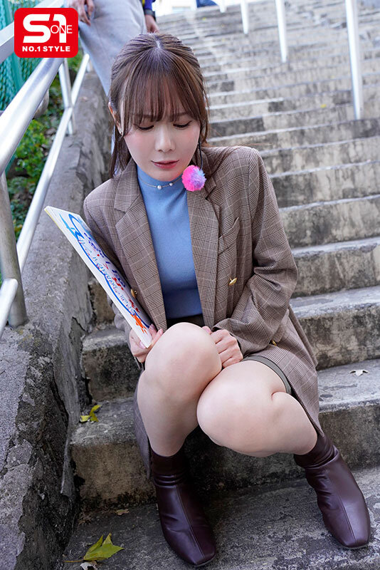 miru作品SONE-738发布！新人女主播遭前辈过激性骚，调教成边播报边失禁的崩坏体质！