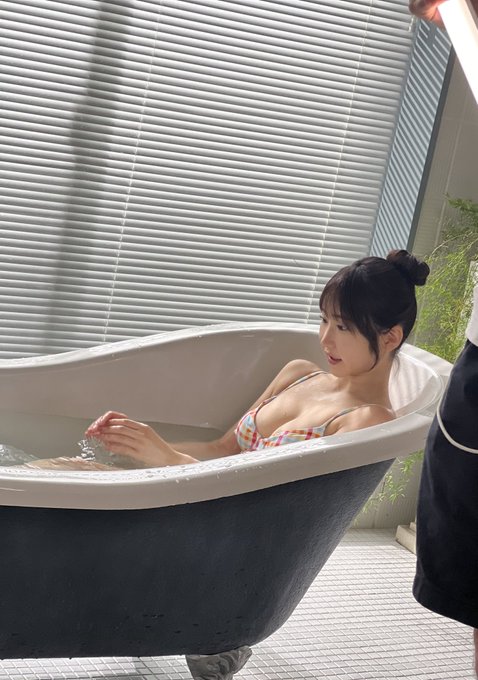 依本诗织(依本しおり)出道作品番号及封面,依本诗织个人简介