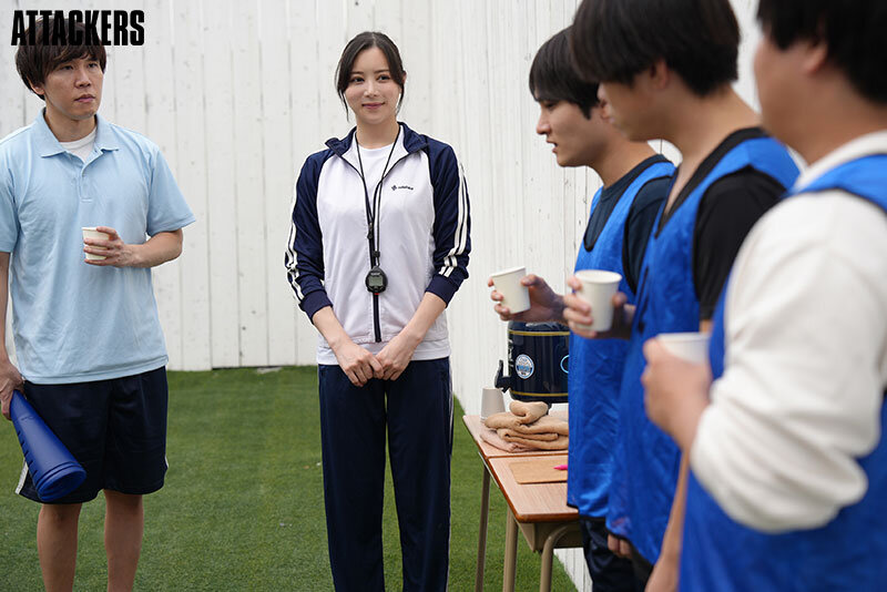 白峰ミウ(白峰美羽)作品SAME-170发布!篮球社团指导老师与一群生猛小鲜肉夏日合宿,惨沦为性处理器