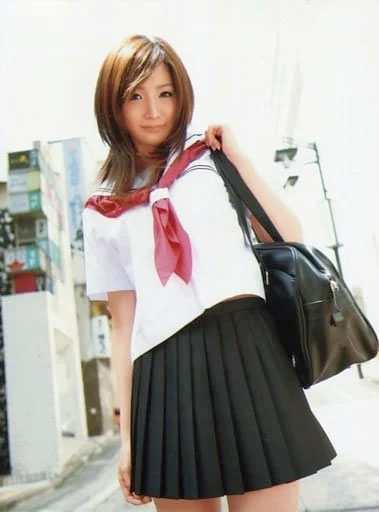 最新推荐!JK制服美少女「秋元美由」精选作品介绍……