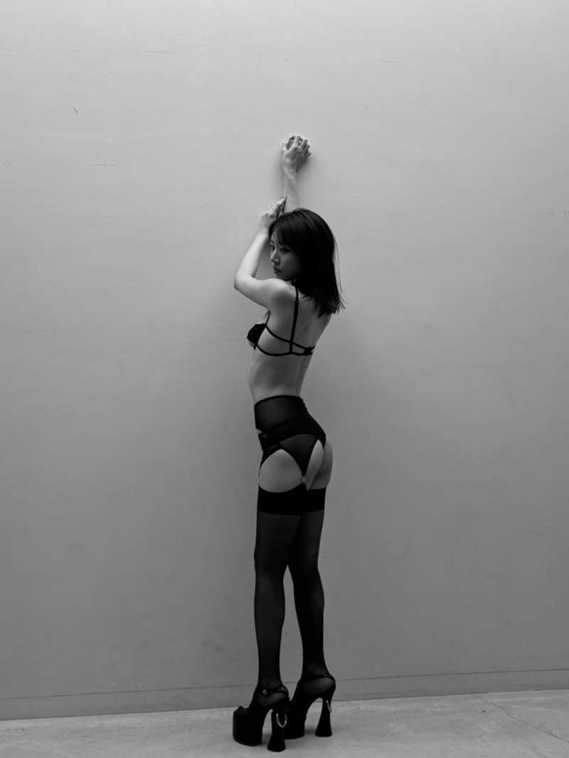 河北彩伽作品SONE-763发布！打巴掌、踩鸡鸡⋯戴眼镜的「文系美女」这次有够痴！