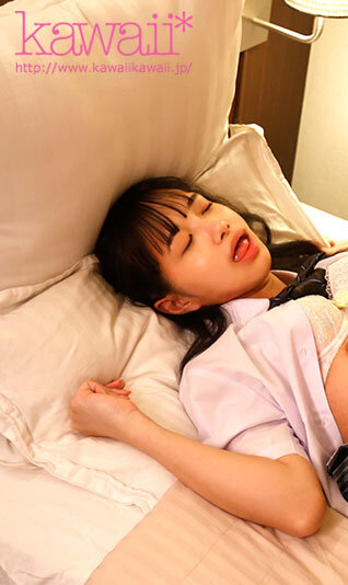 花乃はるひ(花乃春日)作品CAWD-767发布！可爱女学生超猛烈进攻！约好只有一次却忍不住中出了！