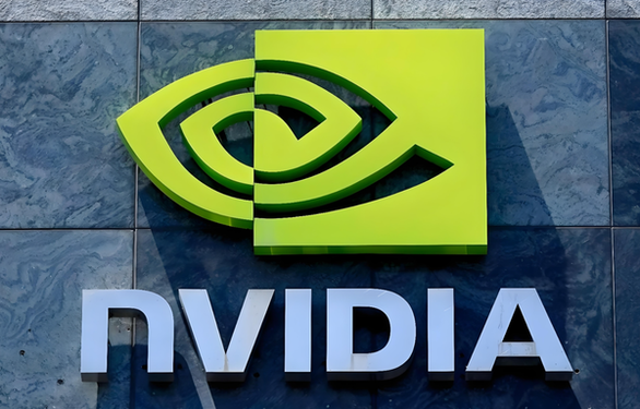 英伟达 英伟达回应计划明年2月中交付H200芯片 首批达数万颗