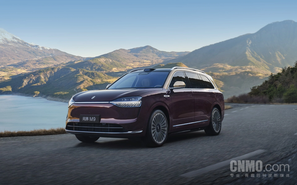 问界M9 外媒评测问界M9:大块头 低风阻 性价比优势碾压路虎