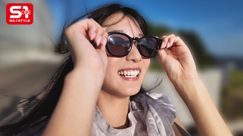 初美菜乃花(SNOS-101) 第一次的饭店过夜性爱拍摄,超渴望性爱的美乳新人!