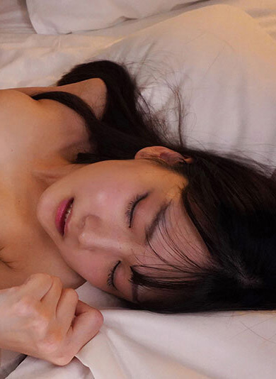 初美なのか(初美菜乃花)作品SNOS-101发布！第一次的酒店过夜性爱拍摄，超渴望性爱的美乳新人！