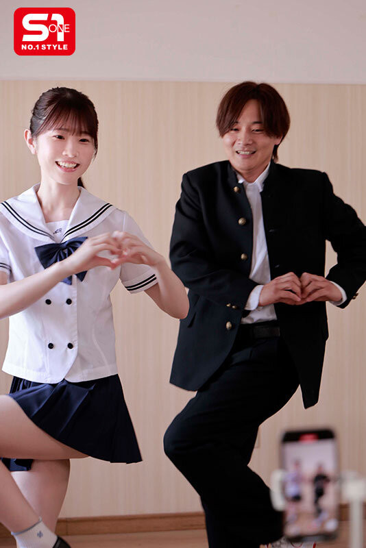 白上惠美香(SNOS-079)扮演网红大锅炒！这是白上咲花拍得最辛苦的作品！