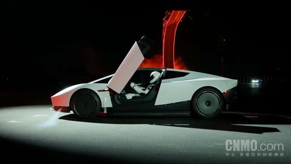零百近1秒!特斯拉发布第二代Roadster 计划2028年上市 零百近1秒!特斯拉发布第二代Roadster 计划2028年上市